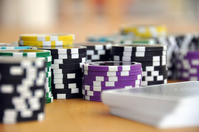 Como jogar poker: Regras de pôquer e manual do iniciante